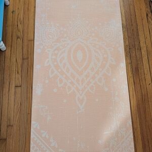 Peach and White Patterned Yoga Mat